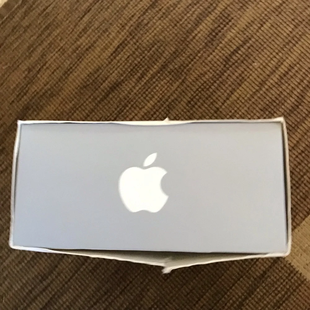 Apple World Travel Adapter Kit One Missing